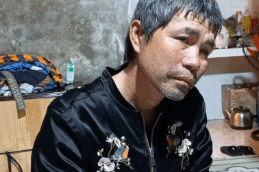 Gia cảnh éo le của bé gái 2 tuổi bị bỏ xuống cống, nước ngập ngang cổ