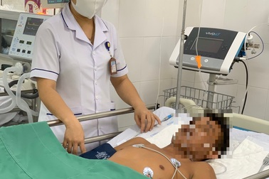 Nam thanh niên suy hô hấp, liệt tứ chi do ăn cua mặt quỷ