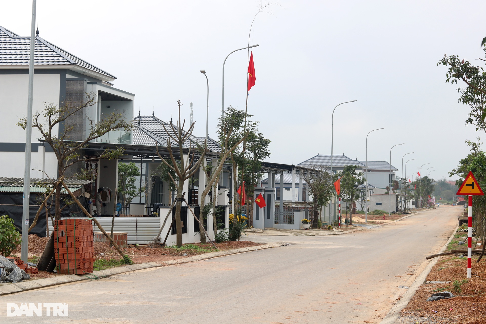 Nhường đất làm cao tốc để chuyển đến ở... biệt thự - 10