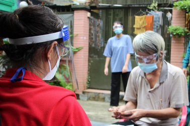 Nguyên nhân hàng ngàn người "nhận nhầm" tiền hỗ trợ ở TPHCM