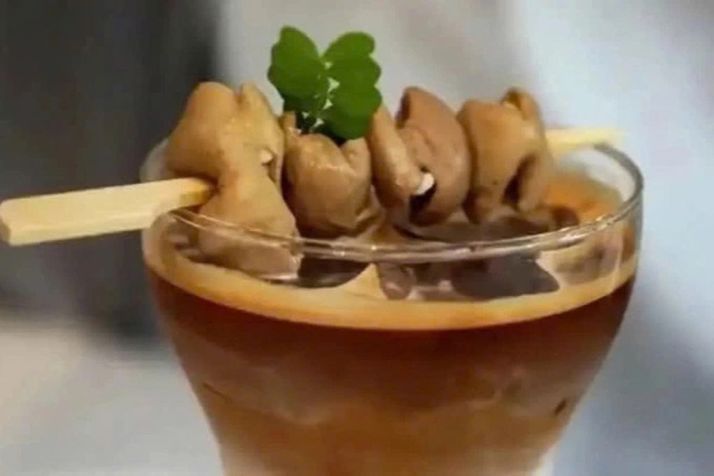 Quầy nước tung món cà phê rắc gián giá 166.000 đồng, mỗi ngày bán hơn 10 ly - 2