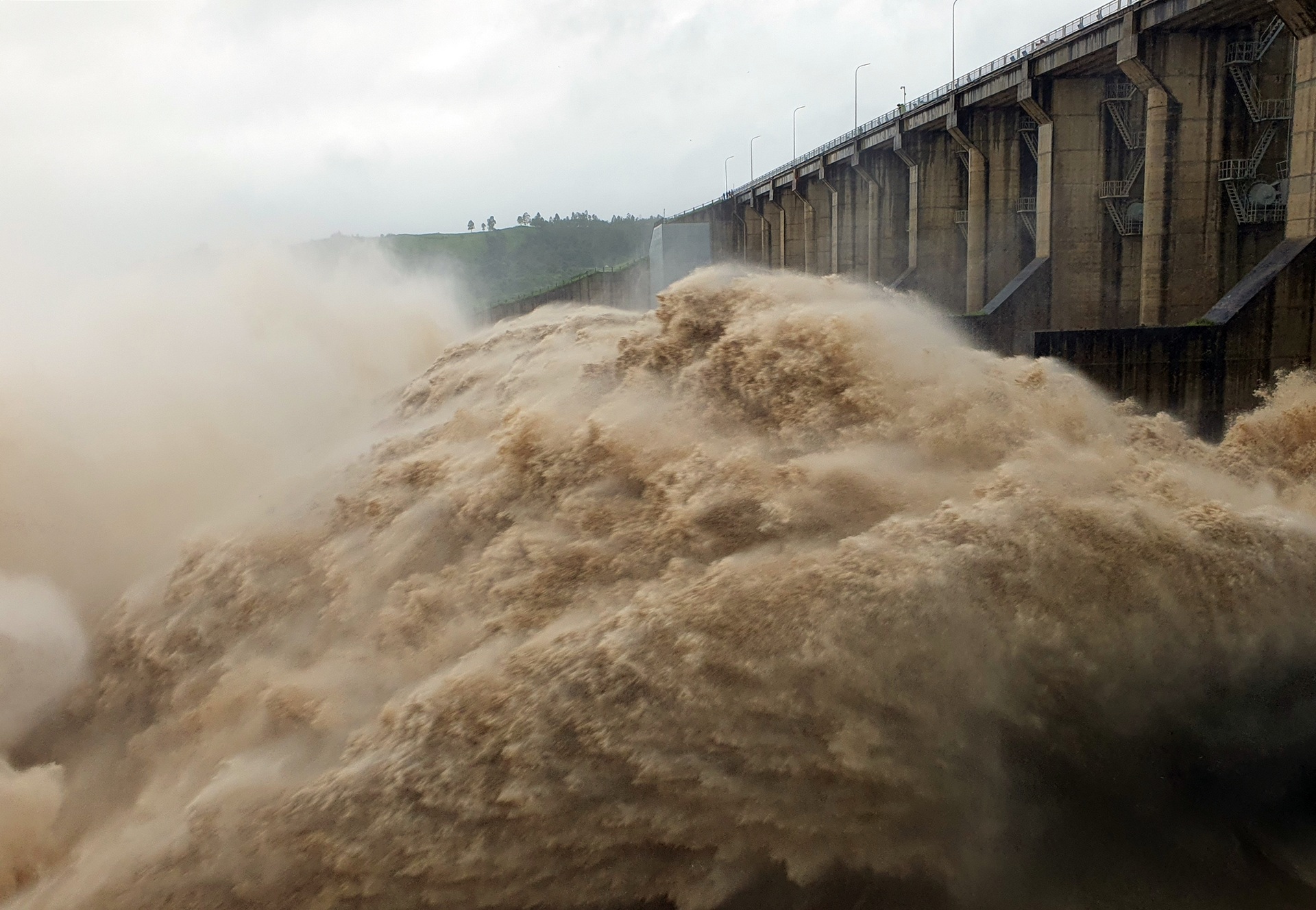 Lũ vượt đỉnh lịch sử 1986 và 1993, nhiều nơi trắng đêm sơ tán dân - 4