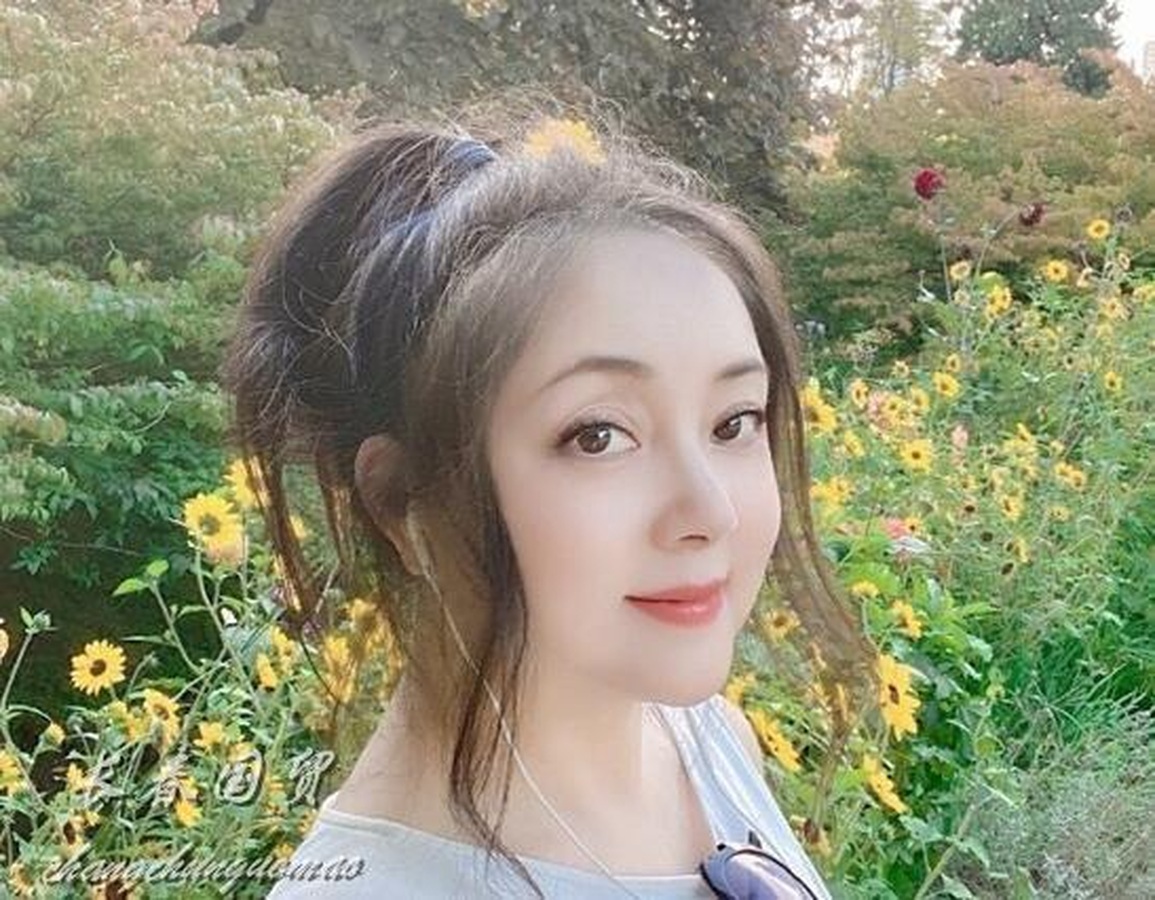 Tiết Bảo Thoa Trương Lợi: Tuổi U60 không chồng con nhưng trẻ đẹp rực rỡ - 7 Tiết Bảo Thoa Trương Lợi: Tuổi U60 không chồng con nhưng trẻ đẹp rực rỡ - 7