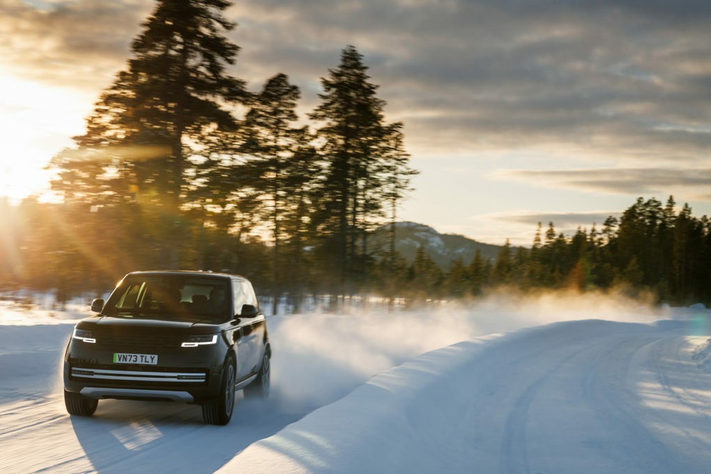 Range Rover bản thuần điện lộ diện sớm, chưa xác định ngày ra mắt - 7 Range Rover bản thuần điện lộ diện sớm, chưa xác định ngày ra mắt - 7