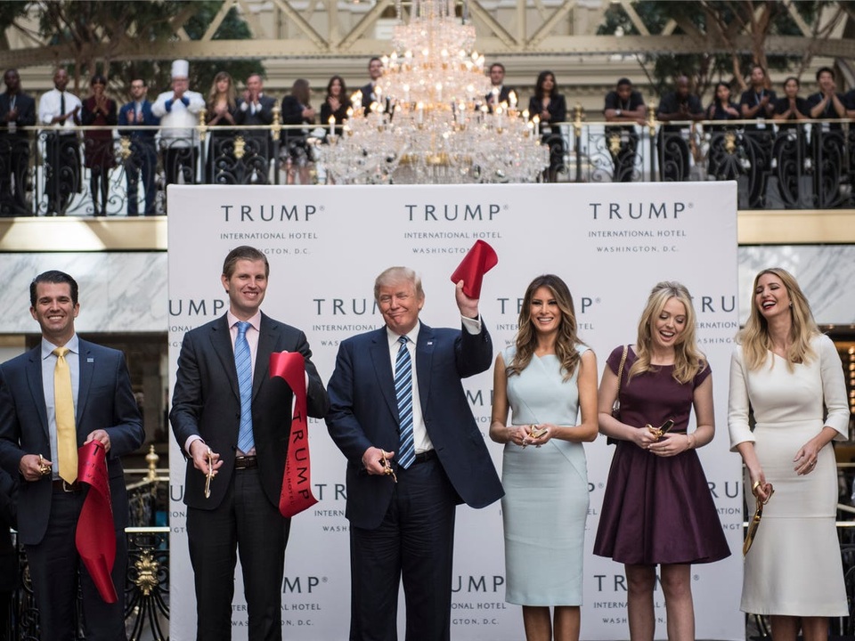 Công ty gia đình của Tổng thống Trump đang nợ chồng chất - 1 Công ty gia đình của Tổng thống Trump đang nợ chồng chất - 1