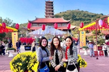 Nghệ An thu gần 500 tỷ đồng từ du lịch dịp Tết Nguyên đán