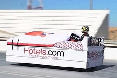 Kỷ lục về chiếc giường ngủ... chạy nhanh nhất thế giới bị phá vỡ