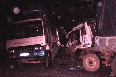 Xe tải tụt dốc gây tai nạn trên đèo