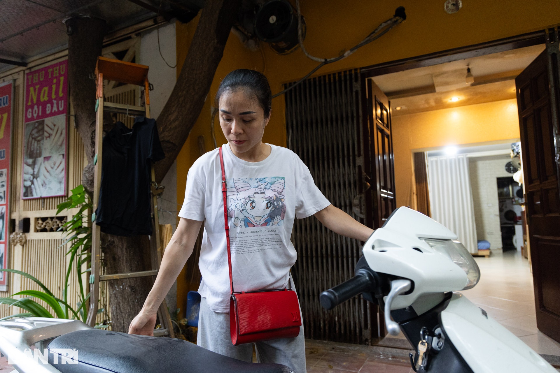 Ở nhờ nhà 15m2, đi vệ sinh chung, nghệ sĩ Tuồng vẫn hết mình với đam mê - 3 Ở nhờ nhà 15m2, đi vệ sinh chung, nghệ sĩ Tuồng vẫn hết mình với đam mê - 3