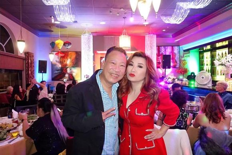 Nhạc sĩ Lê Quang vẫn đi khập khiễng sau cuộc phẫu thuật cắt bỏ chân phải - 1 Nhạc sĩ Lê Quang vẫn đi khập khiễng sau cuộc phẫu thuật cắt bỏ chân phải - 1