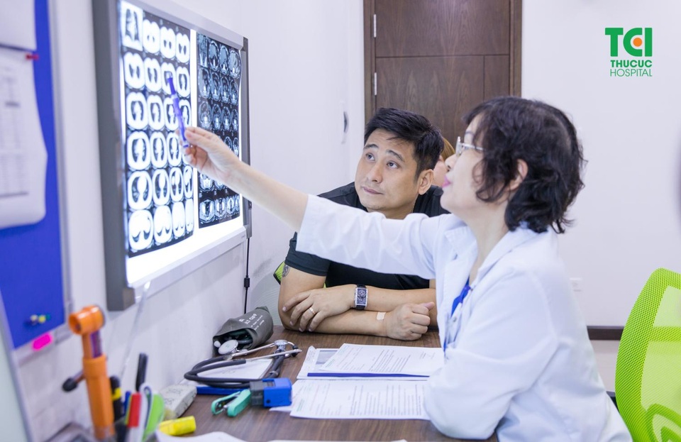 Giao lưu trực tuyến: Bác sĩ chuyên khoa giải đáp trực tiếp các vấn đề sức khỏe - 7 Giao lưu trực tuyến: Bác sĩ chuyên khoa giải đáp trực tiếp các vấn đề sức khỏe - 7