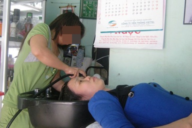 Cử nhân “đổi đời” từ công việc bảo vệ, giúp việc