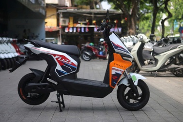 VinFast Flazz Max: Xe đi học hợp phong cách thể thao của người trẻ