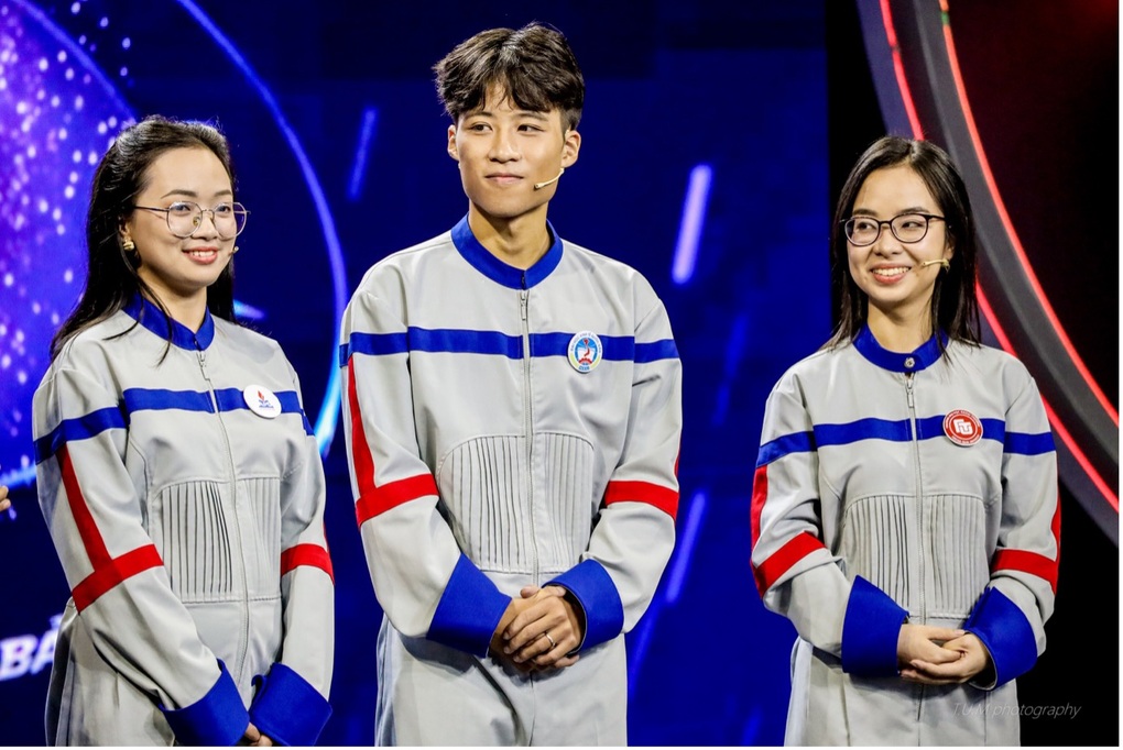 Vũ trụ Đồng tiền đạt top 1 rating ngay tập đầu tiên - 4 Vũ trụ Đồng tiền đạt top 1 rating ngay tập đầu tiên - 4