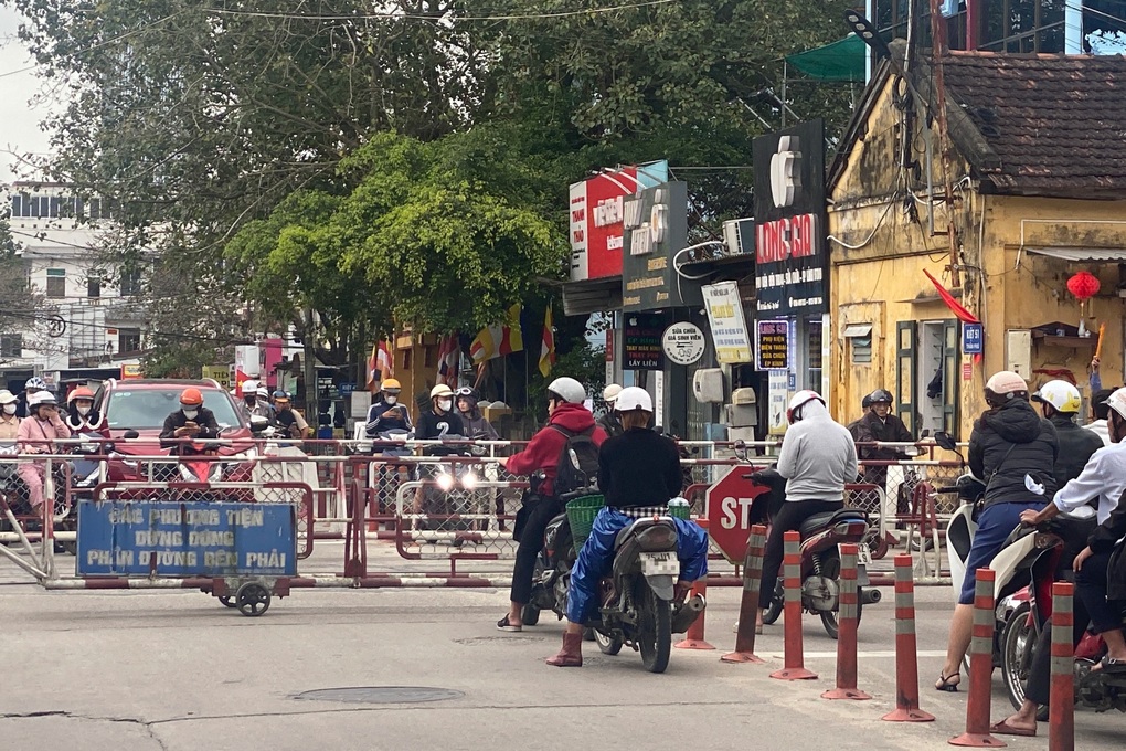 Thót tim với những tình huống vi phạm giao thông dù mức phạt tăng - 3 Thót tim với những tình huống vi phạm giao thông dù mức phạt tăng - 3