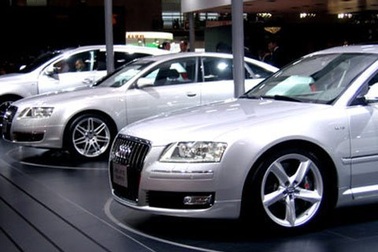 Đầu 2017, ô tô nhập vào đợt tăng giá mạnh