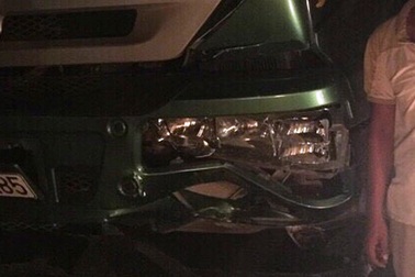 CSGT truy đuổi xe tải gây tai nạn, tài xế lái xe bỏ chạy
