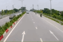 Ô tô lũ lượt đi ngược chiều vì tài xế không chú ý quan sát