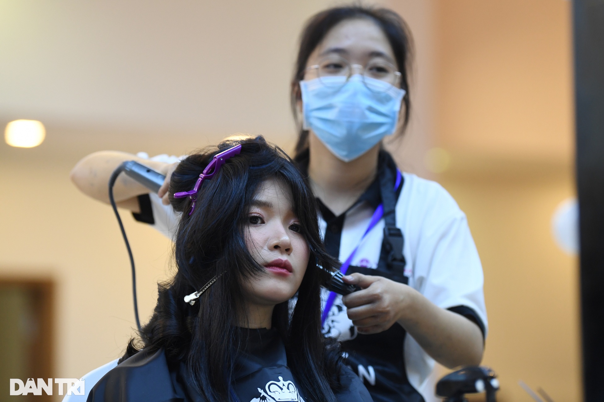 Sôi nổi kỳ thi nghề thời thượng làm đẹp cho các chị em phụ nữ - 13 Sôi nổi kỳ thi nghề thời thượng làm đẹp cho các chị em phụ nữ - 13