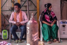 Giới siêu giàu Ấn Độ hứng chỉ trích giữa "bão" Covid-19