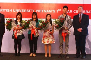 Tăng tốc để giành Học bổng Hoàng tử Andrew 