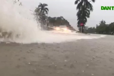 TP Vinh bị nước bủa vây