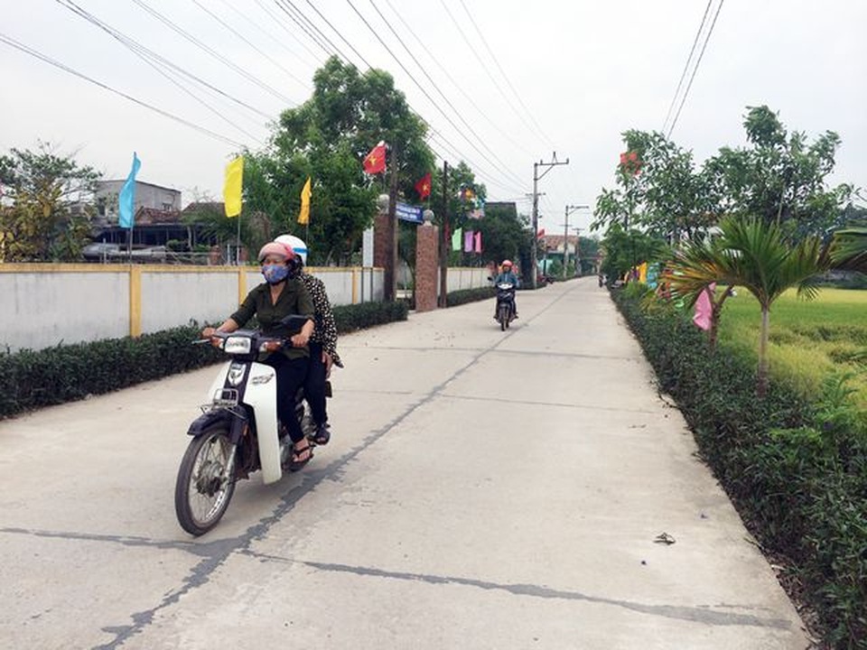 Bi hài thi công dang dở trụ sở uỷ ban mới ngã ngửa phát hiện nhà tài trợ lừa đảo - 3 Bi hài thi công dang dở trụ sở uỷ ban mới ngã ngửa phát hiện nhà tài trợ lừa đảo - 3