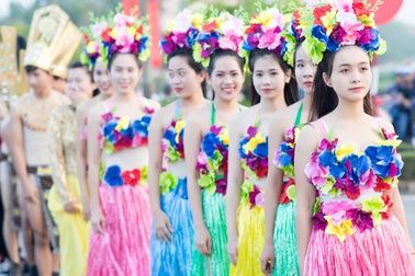Rực rỡ lễ hội carnaval đường phố Quảng Bình