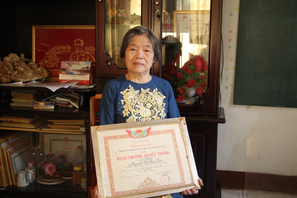 Hành trình may cờ Tổ quốc trong chiến dịch Tây Nguyên lịch sử - 3 Hành trình may cờ Tổ quốc trong chiến dịch Tây Nguyên lịch sử - 3