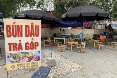 Quán bún đậu trả góp "độc nhất" Hà Nội, biết được lý do ai cũng cảm động