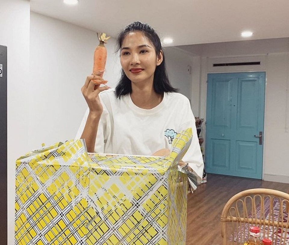 Sao Việt đón sinh nhật “độc lạ” giữa mùa Covid-19 - 1 Sao Việt đón sinh nhật “độc lạ” giữa mùa Covid-19 - 1
