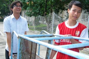 Chàng sinh viên vượt nghịch cảnh 