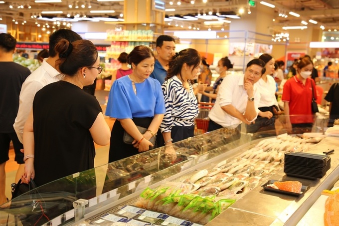 Bà Trần Thị Phương Lan, Quyền Giám đốc Sở Công Thương Hà Nội trong buổi chiều khai trương siêu thị WinMart Thăng Long