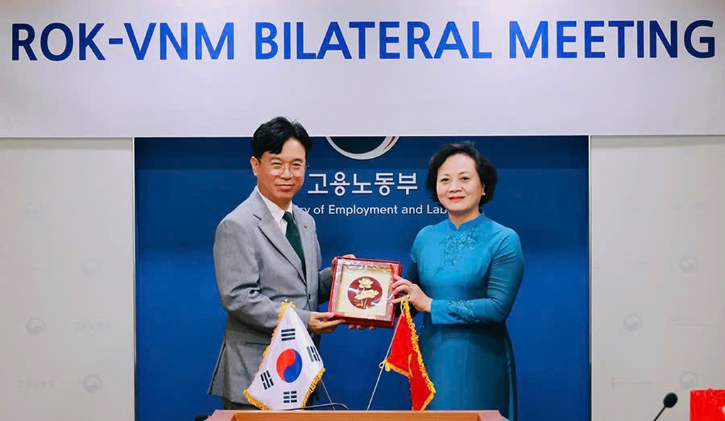 Bộ trưởng Bộ Nội vụ hội đàm về hợp tác lao động với Bộ trưởng Hàn Quốc - 4