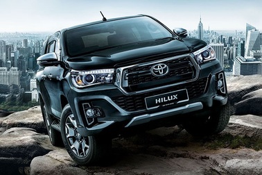 Toyota Hilux ra mắt phiên bản mới