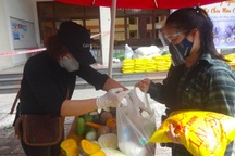 Gian hàng nghĩa tình hỗ trợ sinh viên "mắc kẹt" ở Đà Nẵng do Covid-19