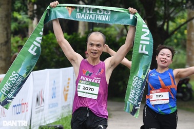 5.000 VĐV tranh tài ở giải Marathon "Sắc màu hoàng hôn Cát Bà 2024"
