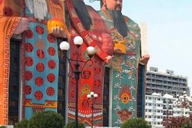 Chùm ảnh: Khách sạn hình 3 vị thần