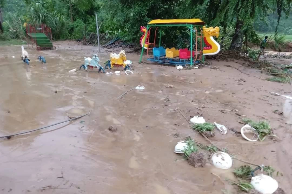 Lũ ập về trong đêm, nhiều trường ở vùng cao Nghệ An chưa thể khai giảng - 1 Lũ ập về trong đêm, nhiều trường ở vùng cao Nghệ An chưa thể khai giảng - 1