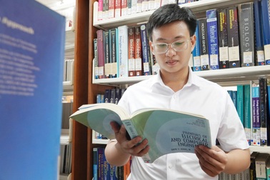 Nam sinh sở hữu bài báo Q1 năm 20 tuổi, đạt điểm luận án tuyệt đối 100/100