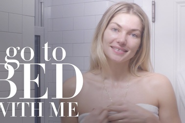 Jessica Hart hướng dẫn chăm sóc da