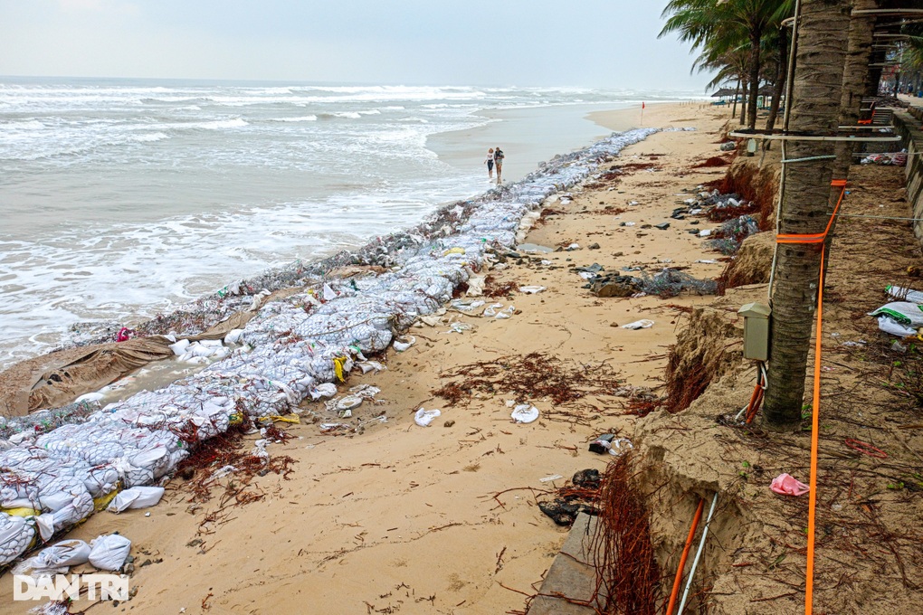 Bãi biển đẹp nhất hành tinh bị xâm thực nặng nhất từ trước đến nay - 3