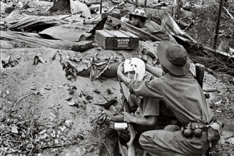 9X sống "dưới mức nghèo", dựng phần mềm tìm màu cho ảnh thời chiến