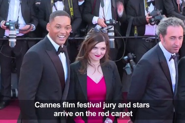 Phạm Băng Băng và dàn giám khảo LHP Cannes 2017 ra mắt báo giới