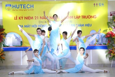 HUTECH long trọng kỷ niệm 21 năm thành lập