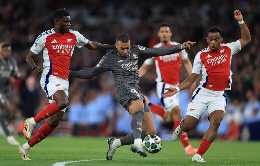 Arsenal thắng tưng bừng trước Real Madrid tại Emirates - 1 Arsenal thắng tưng bừng trước Real Madrid tại Emirates - 1