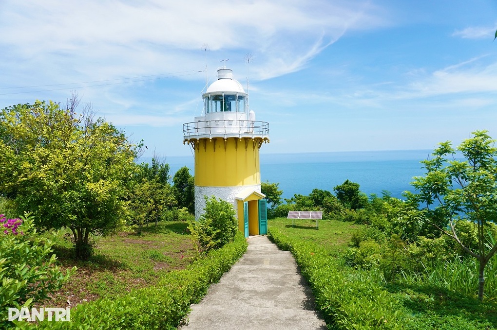 Mắt biển trăm tuổi trên đỉnh Sơn Trà hút khách check-in - 1 Mắt biển trăm tuổi trên đỉnh Sơn Trà hút khách check-in - 1