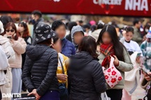 Khách trả 40 triệu/cặp vé "Anh tài", dân phe bất lực vì không có vé