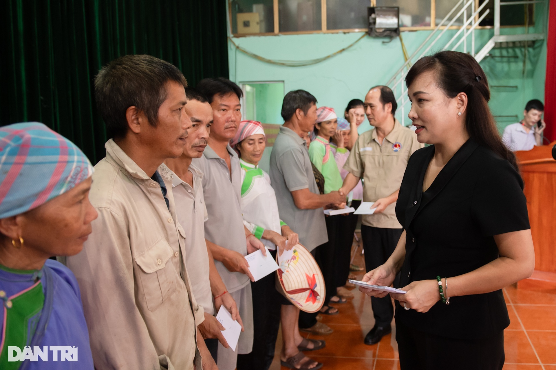 Bộ LĐ-TBXH chung tay hỗ trợ người dân Lào Cai vực dậy sau bão lũ lịch sử - 10