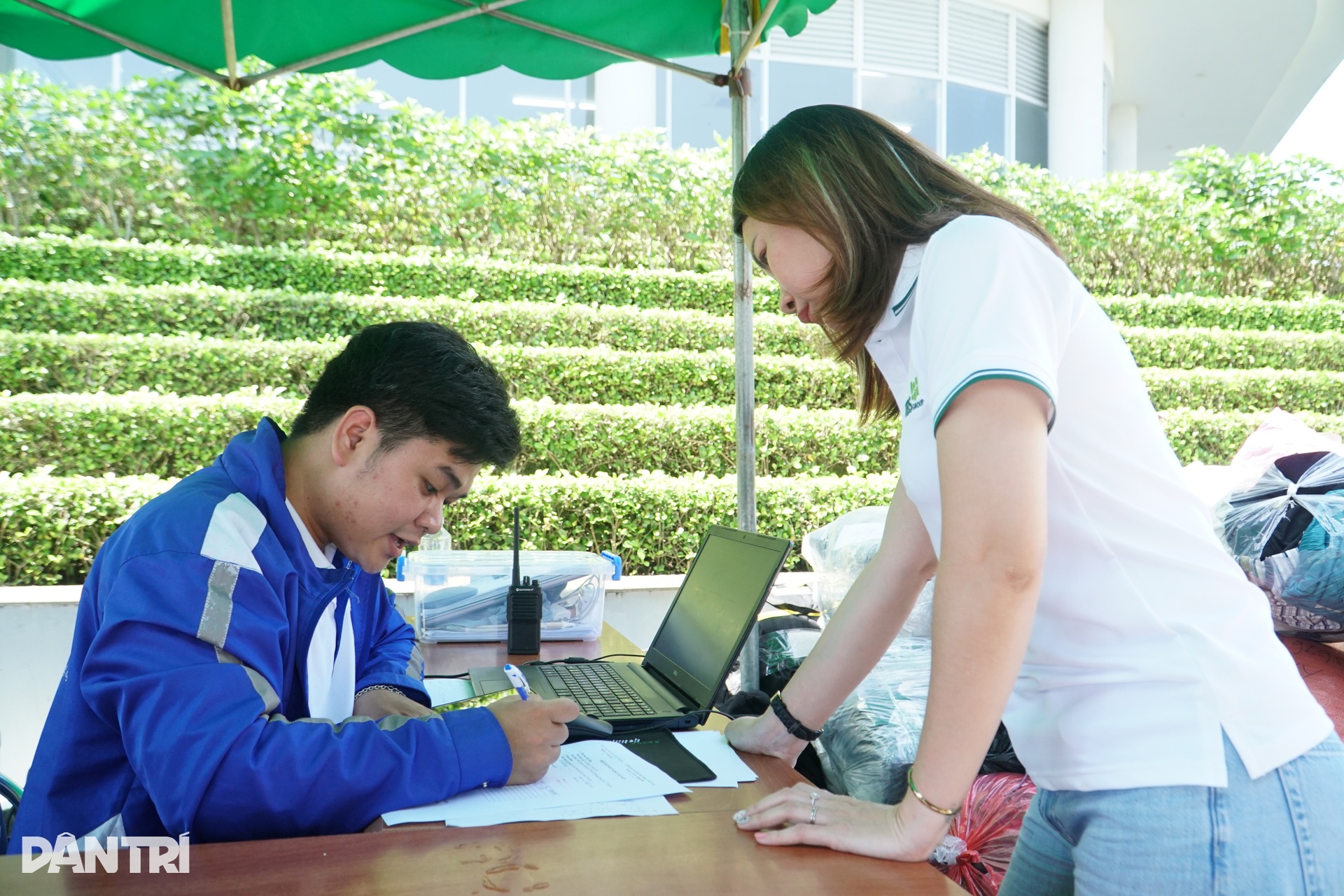 Hơn 8.000 sinh viên TPHCM tham gia hỗ trợ đồng bào miền Trung - 8